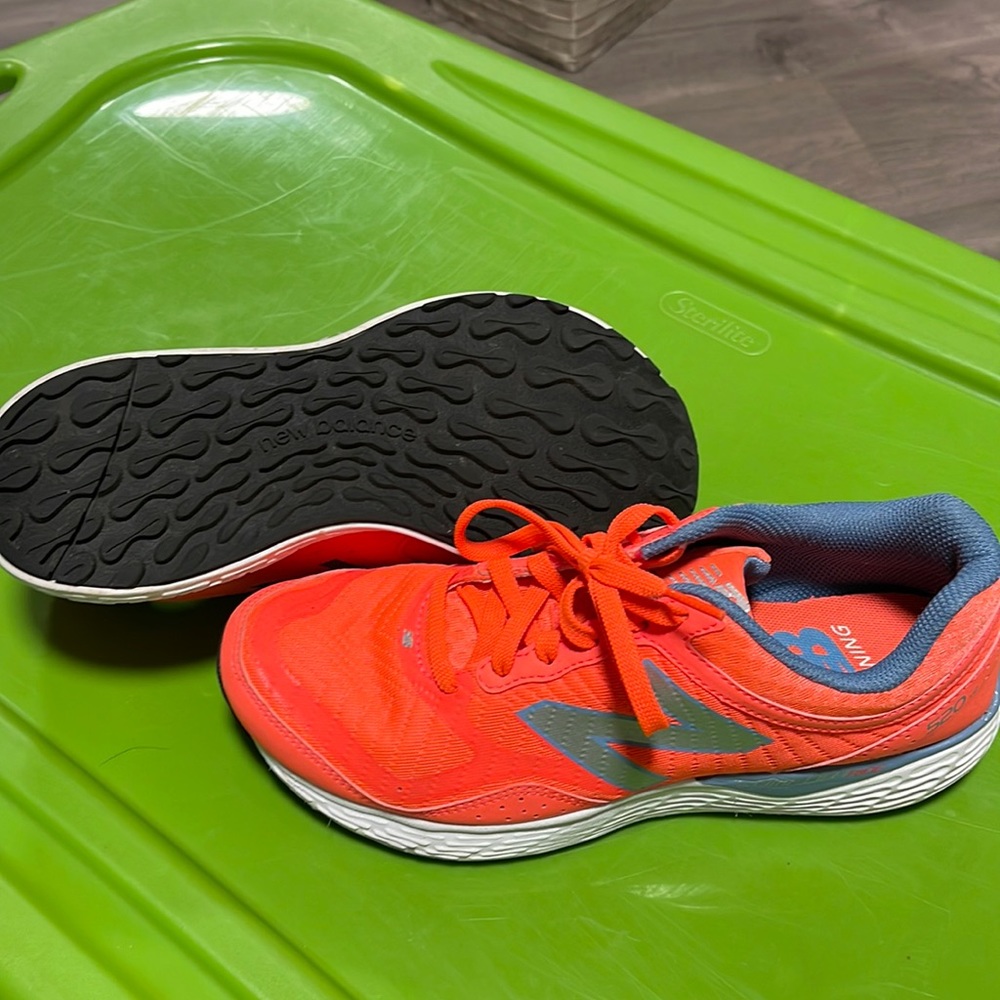 Women’s New Balance Wore One Time Size 9 - image 1